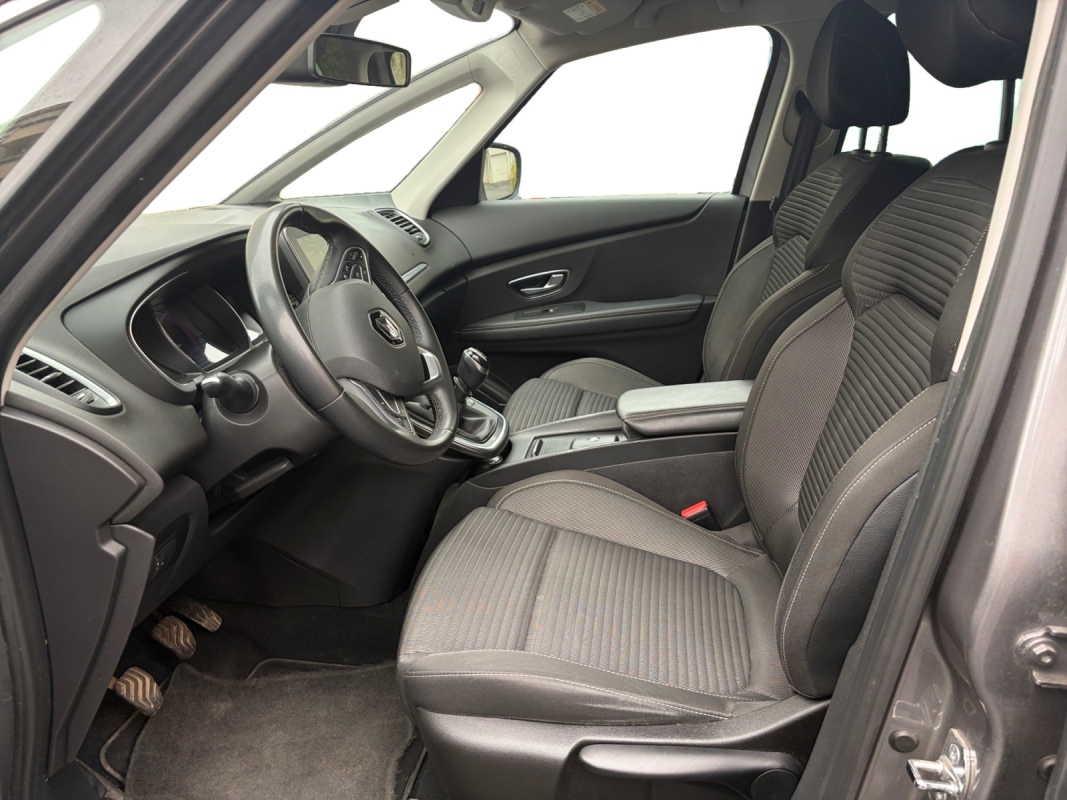 Renault Scenic — 9