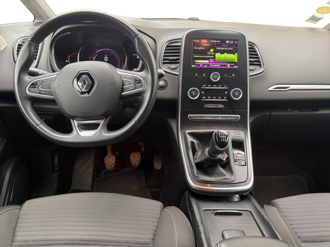 Renault Scenic — 12
