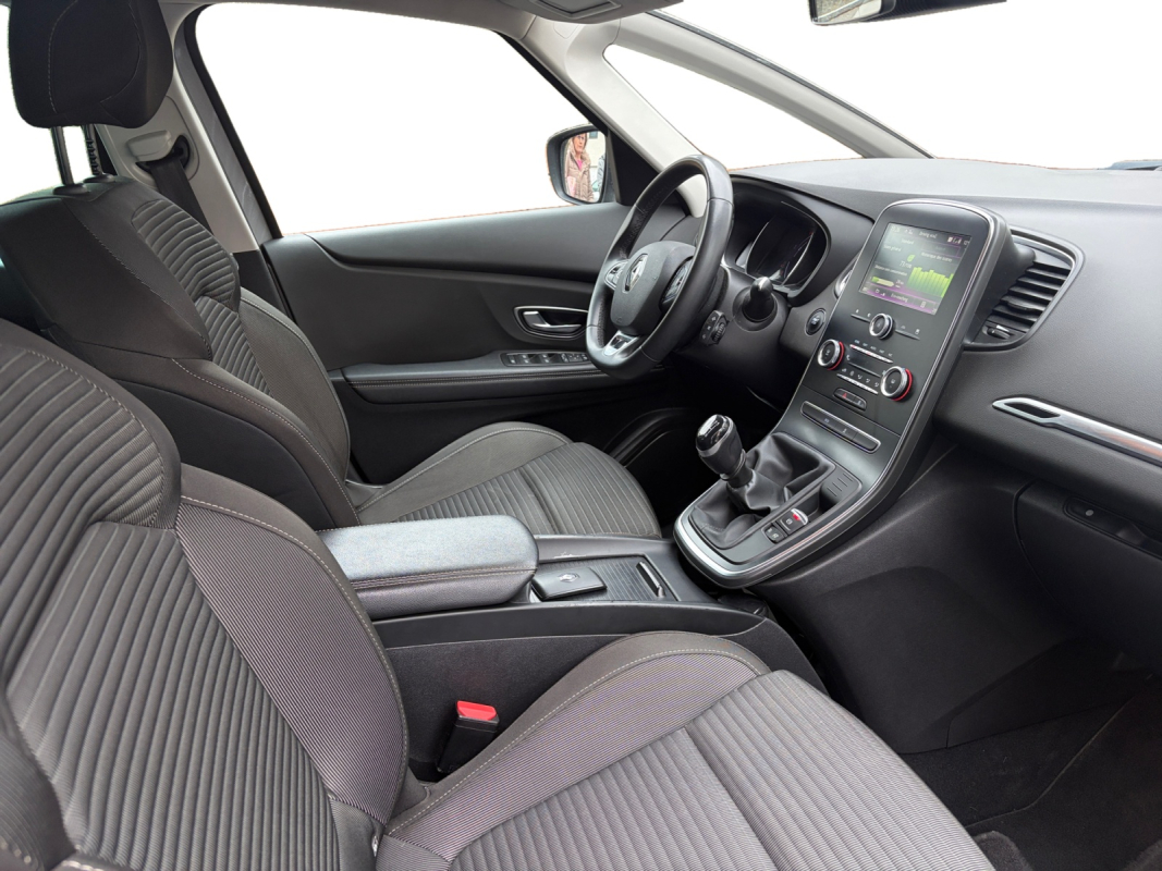 Renault Scenic — 18