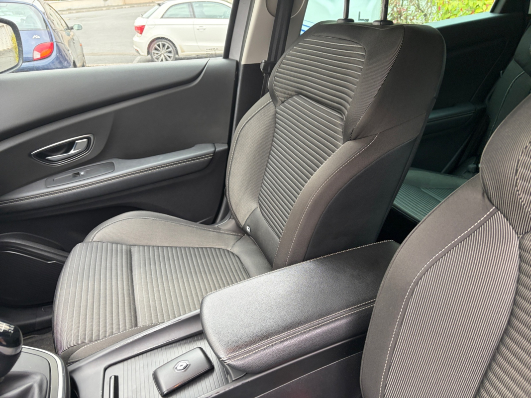 Renault Scenic — 23