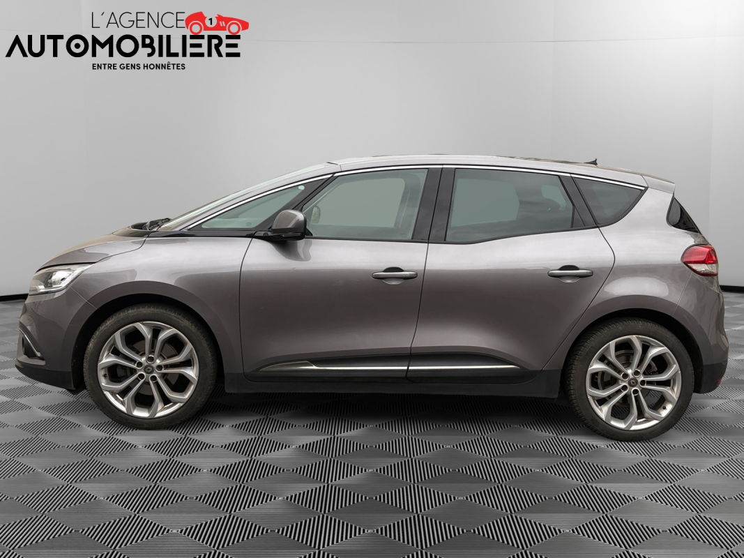 Renault Scenic — 24