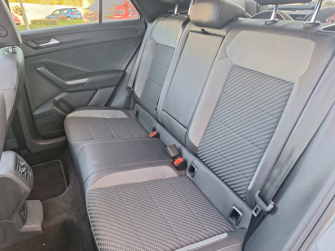 Volkswagen T-roc — 15