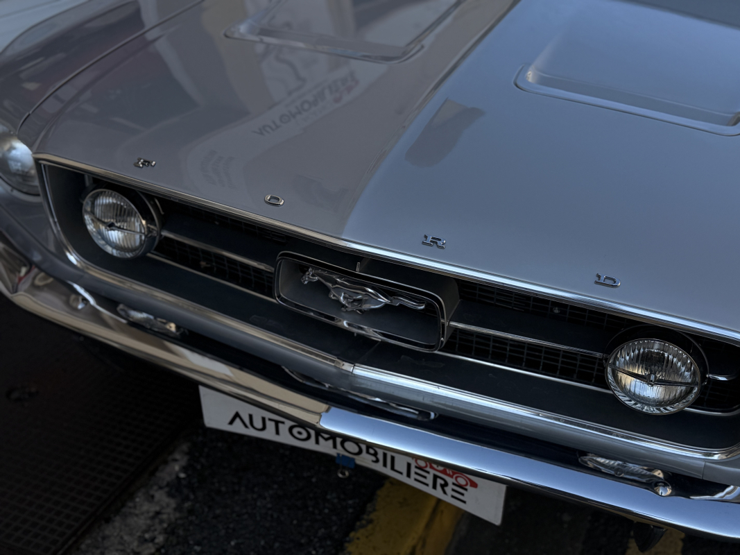 Ford Mustang — 4