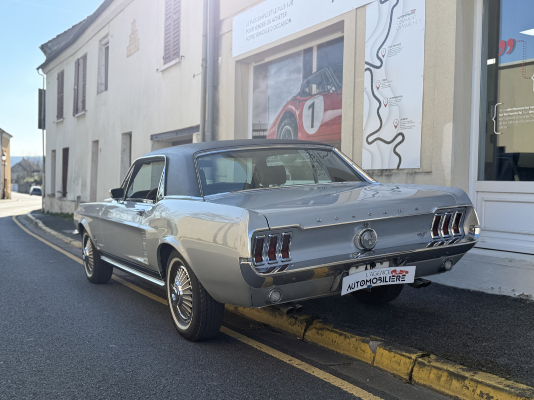 Ford Mustang — 7