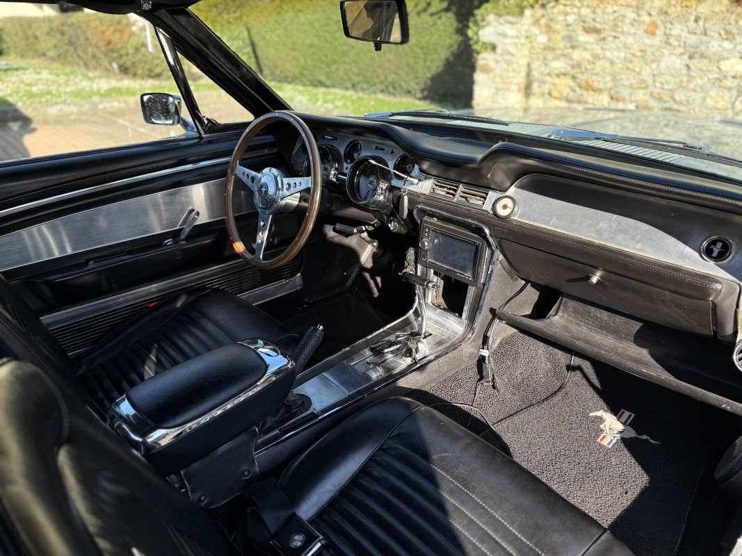 Ford Mustang — 16