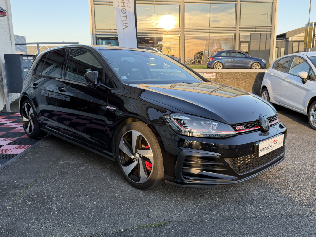 Volkswagen Golf — 6