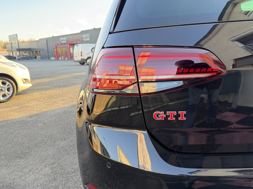Volkswagen Golf — 7