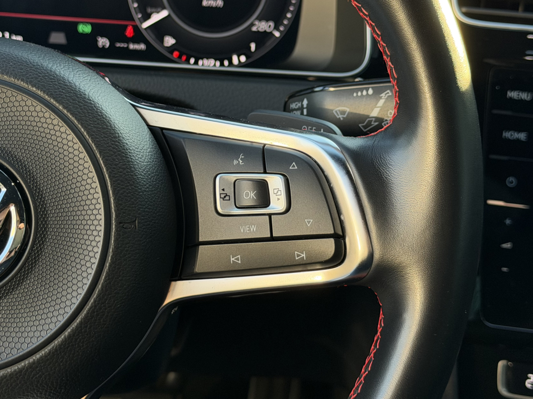 Volkswagen Golf — 15