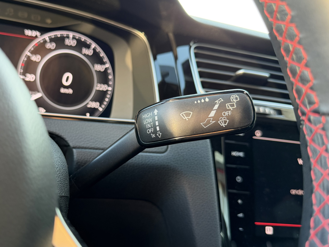 Volkswagen Golf — 18