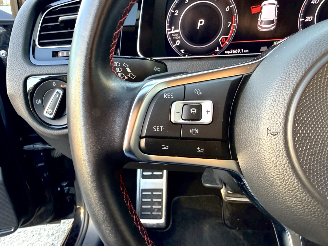 Volkswagen Golf — 14