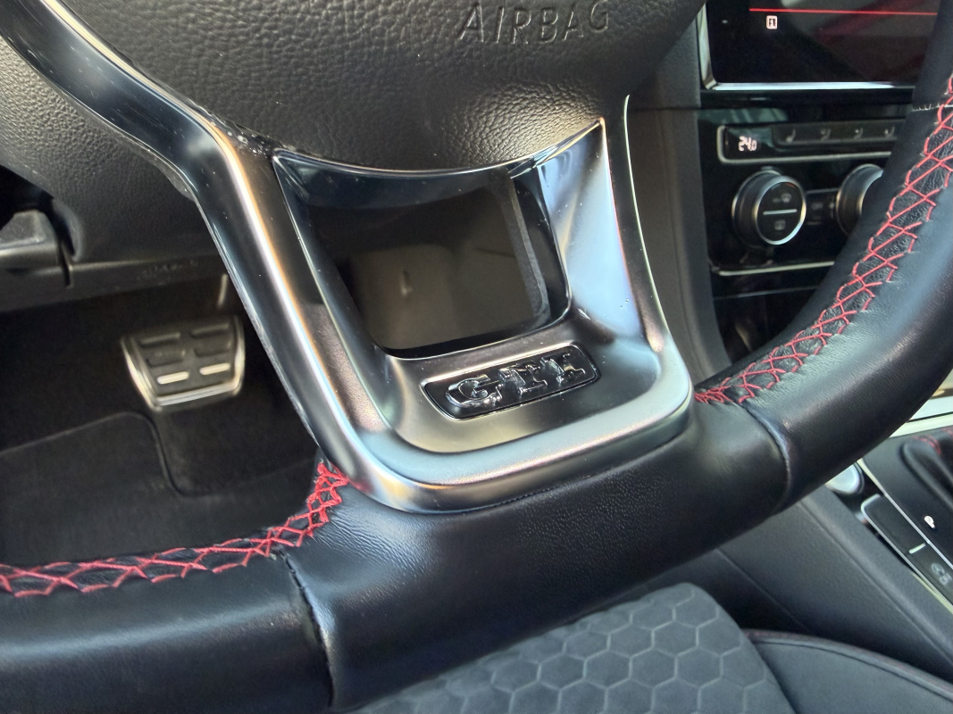 Volkswagen Golf — 16