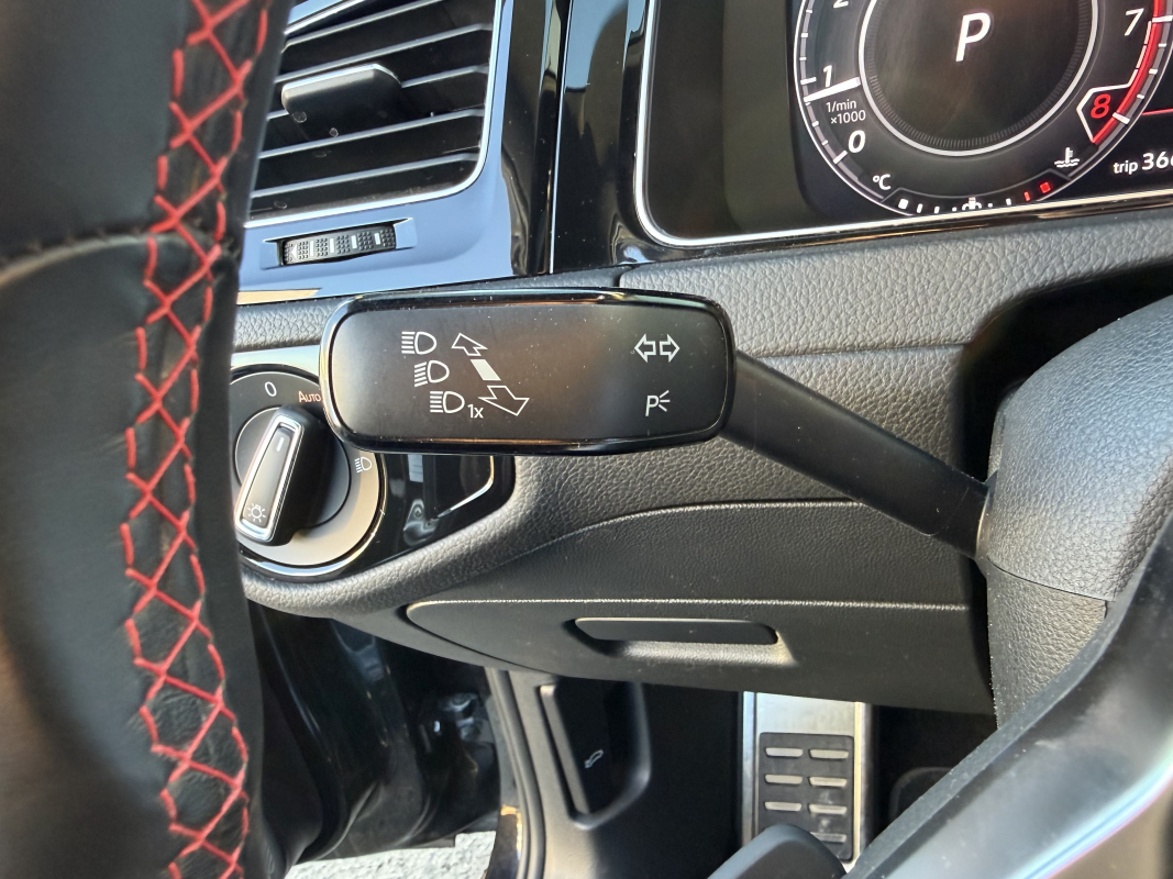 Volkswagen Golf — 17