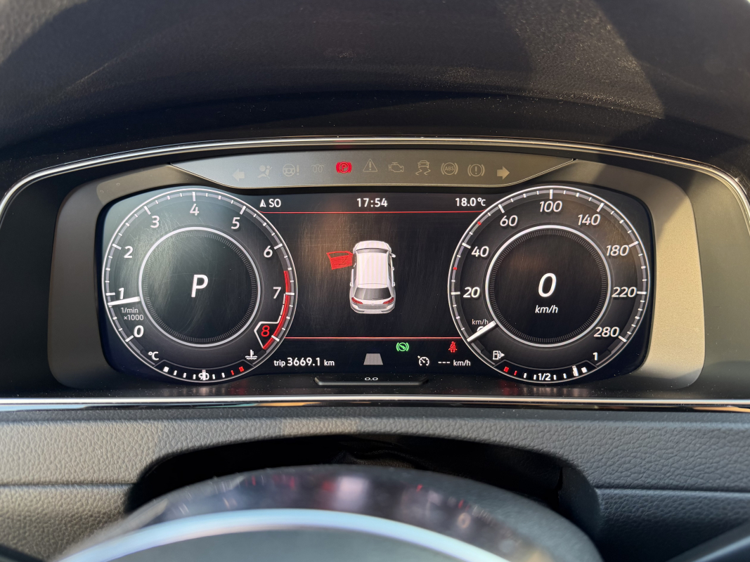 Volkswagen Golf — 13