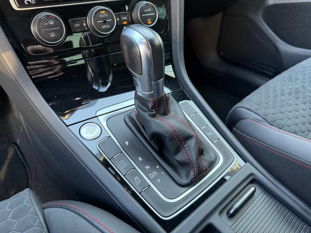 Volkswagen Golf — 20