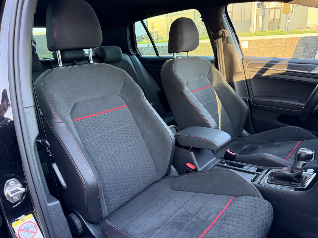 Volkswagen Golf — 25
