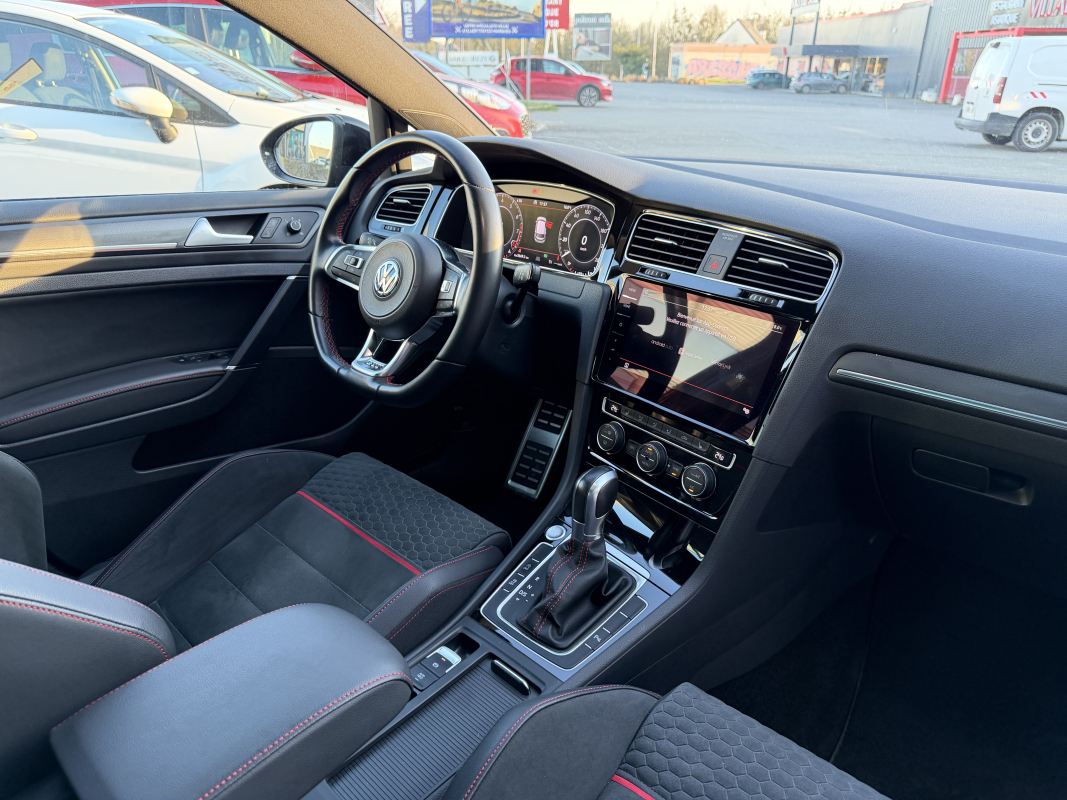 Volkswagen Golf — 24