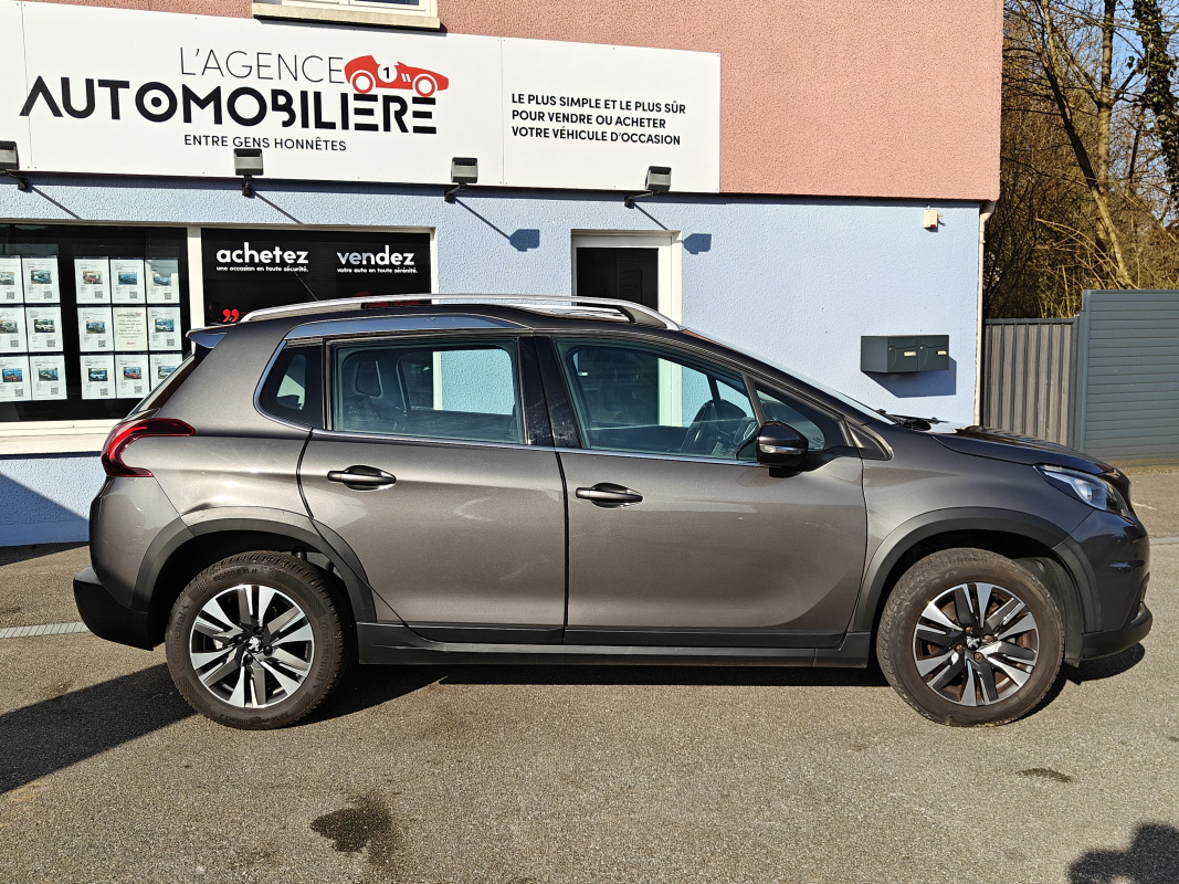 Peugeot 2008 — 8