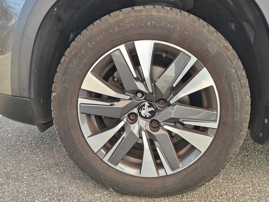 Peugeot 2008 — 38