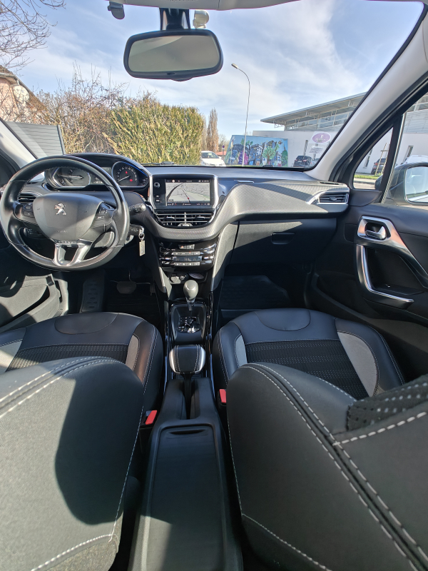 Peugeot 2008 — 21