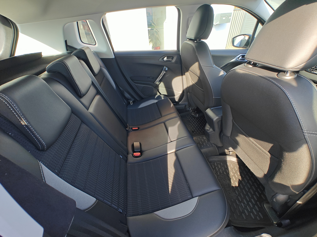 Peugeot 2008 — 13