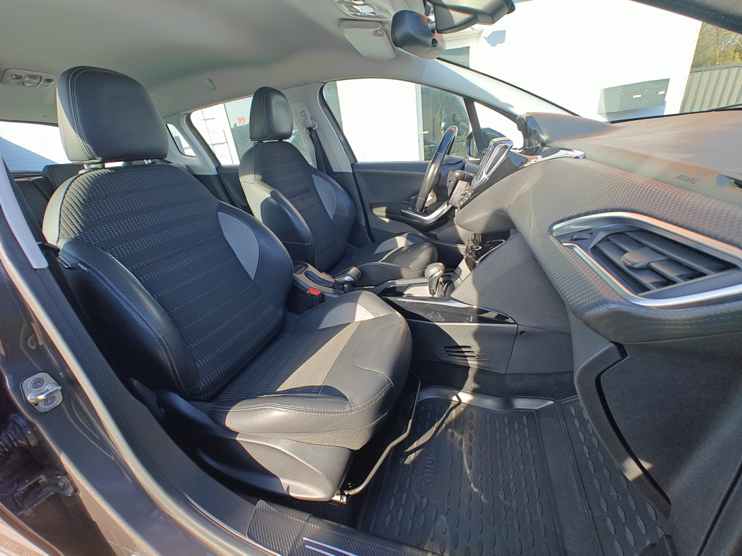 Peugeot 2008 — 16