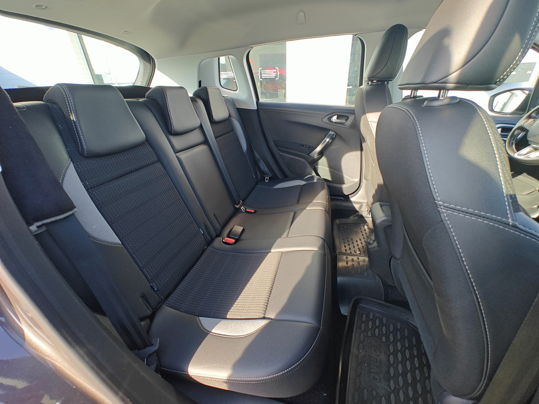 Peugeot 2008 — 14