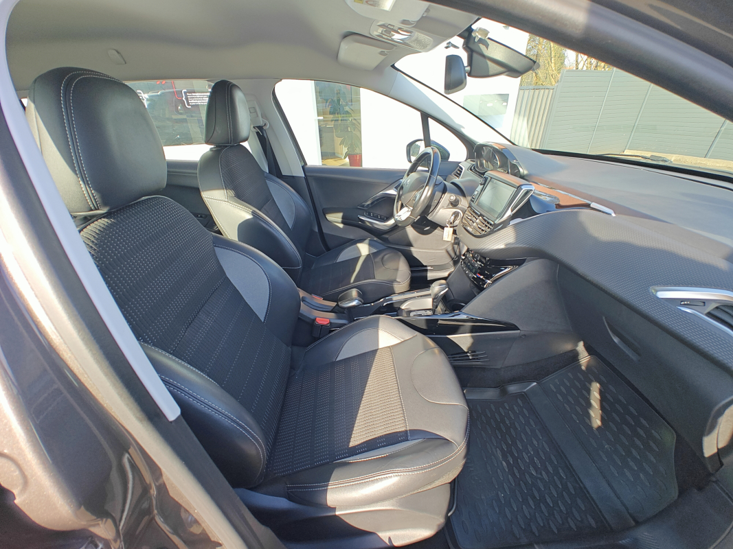 Peugeot 2008 — 15