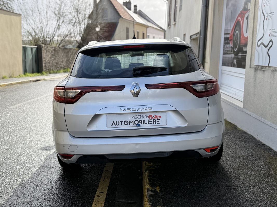 Renault Megane — 5