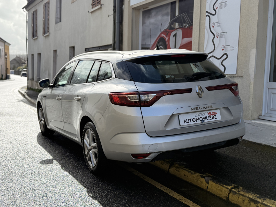 Renault Megane — 6