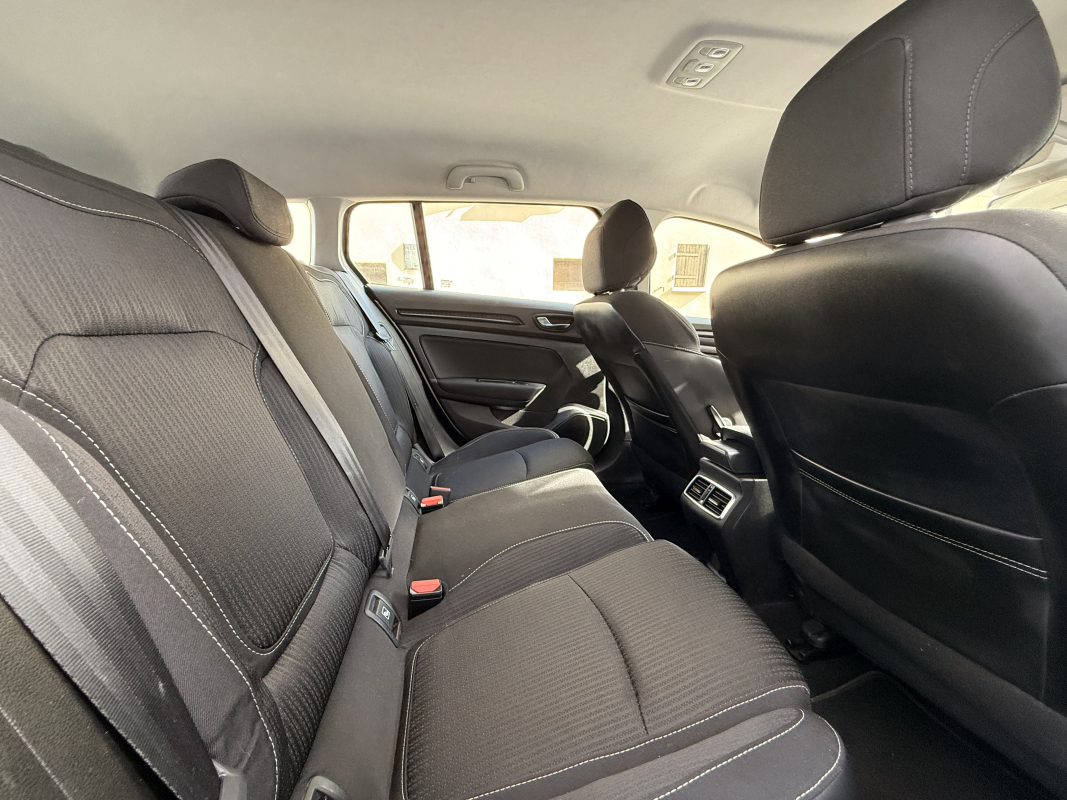 Renault Megane — 13
