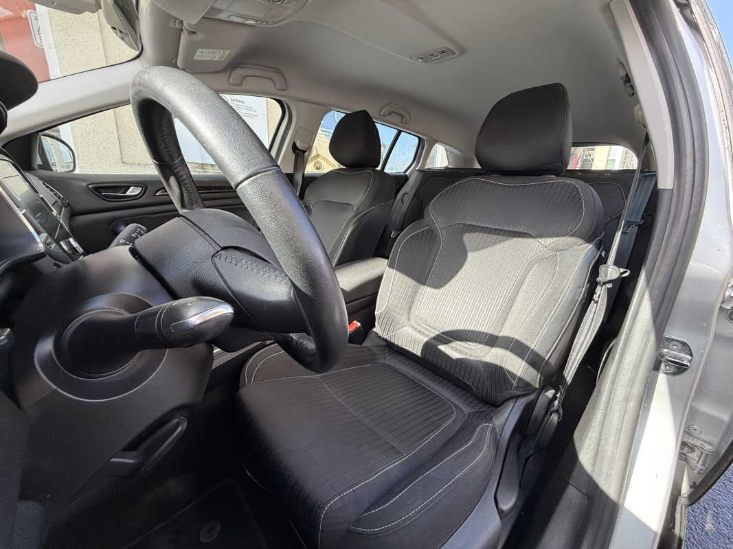Renault Megane — 11