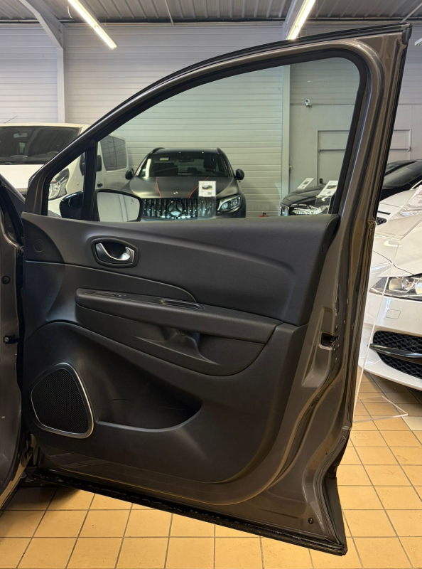 Renault Captur — 32