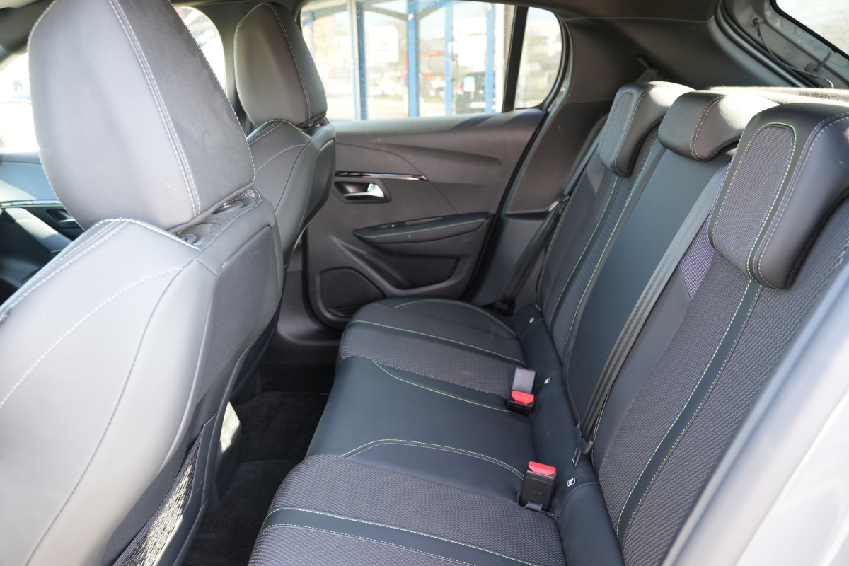 Peugeot e-208 — 39
