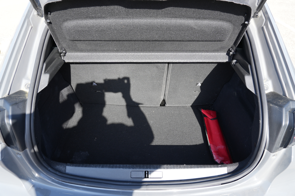Peugeot e-208 — 29