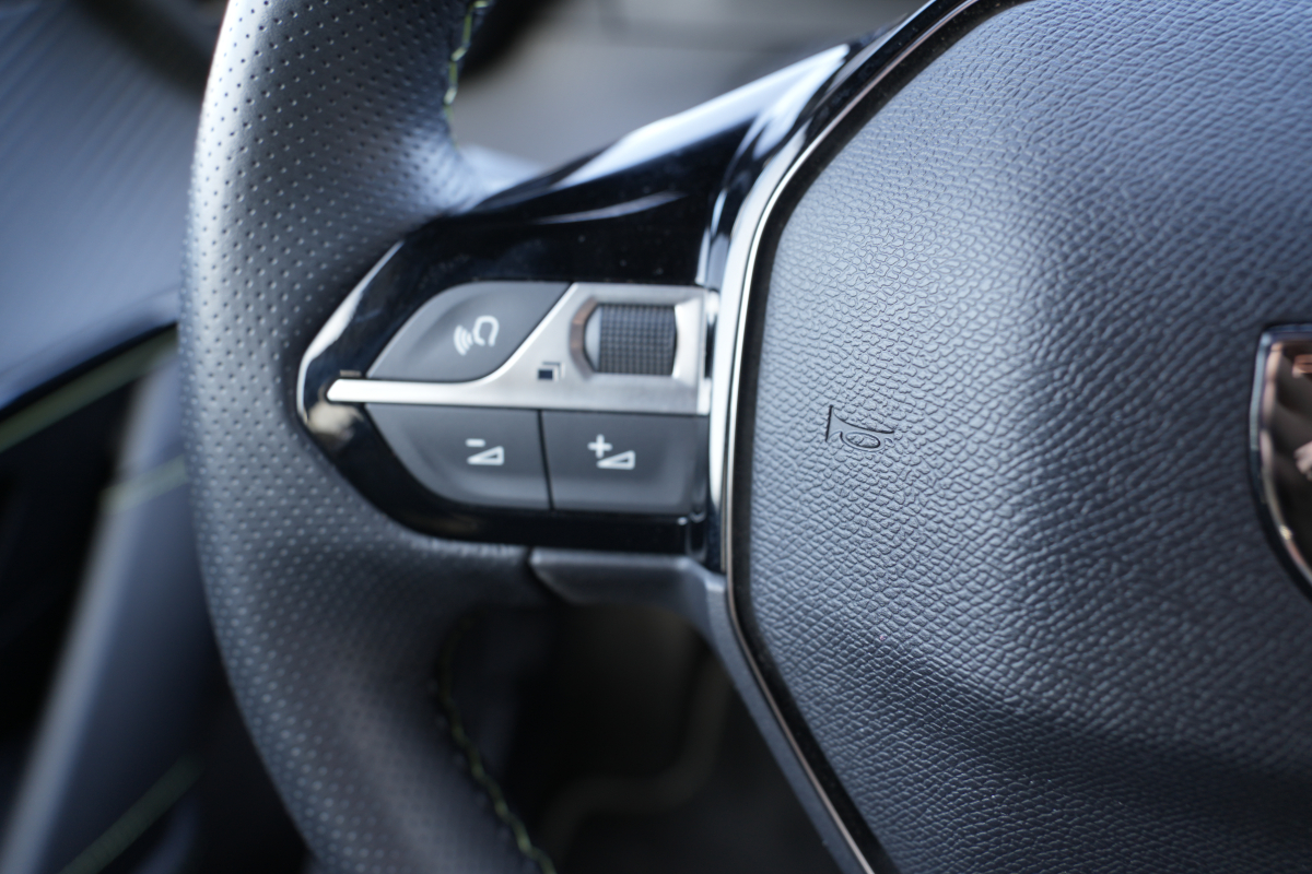 Peugeot e-208 — 15