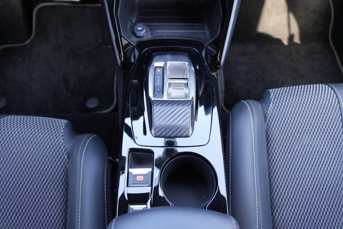 Peugeot e-208 — 33