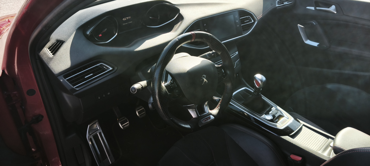 Peugeot 308 — 9