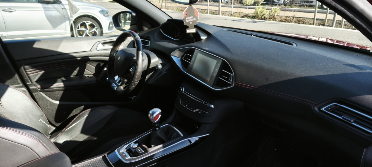 Peugeot 308 — 12