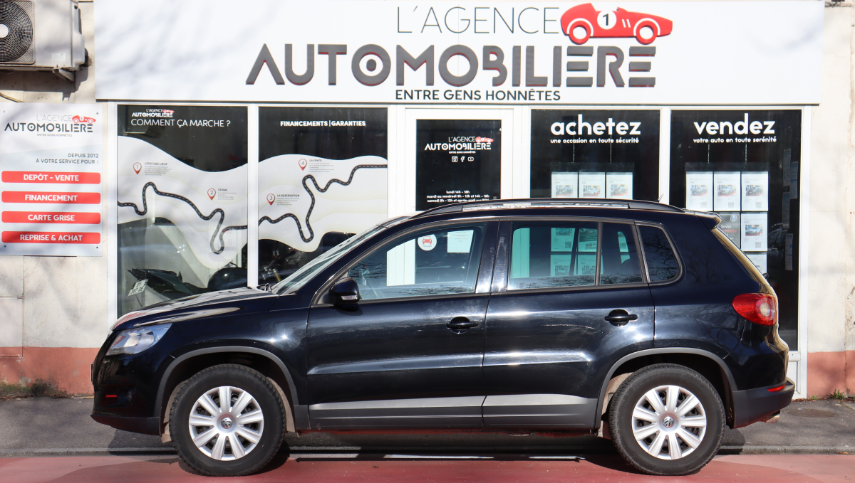 Volkswagen Tiguan — 2