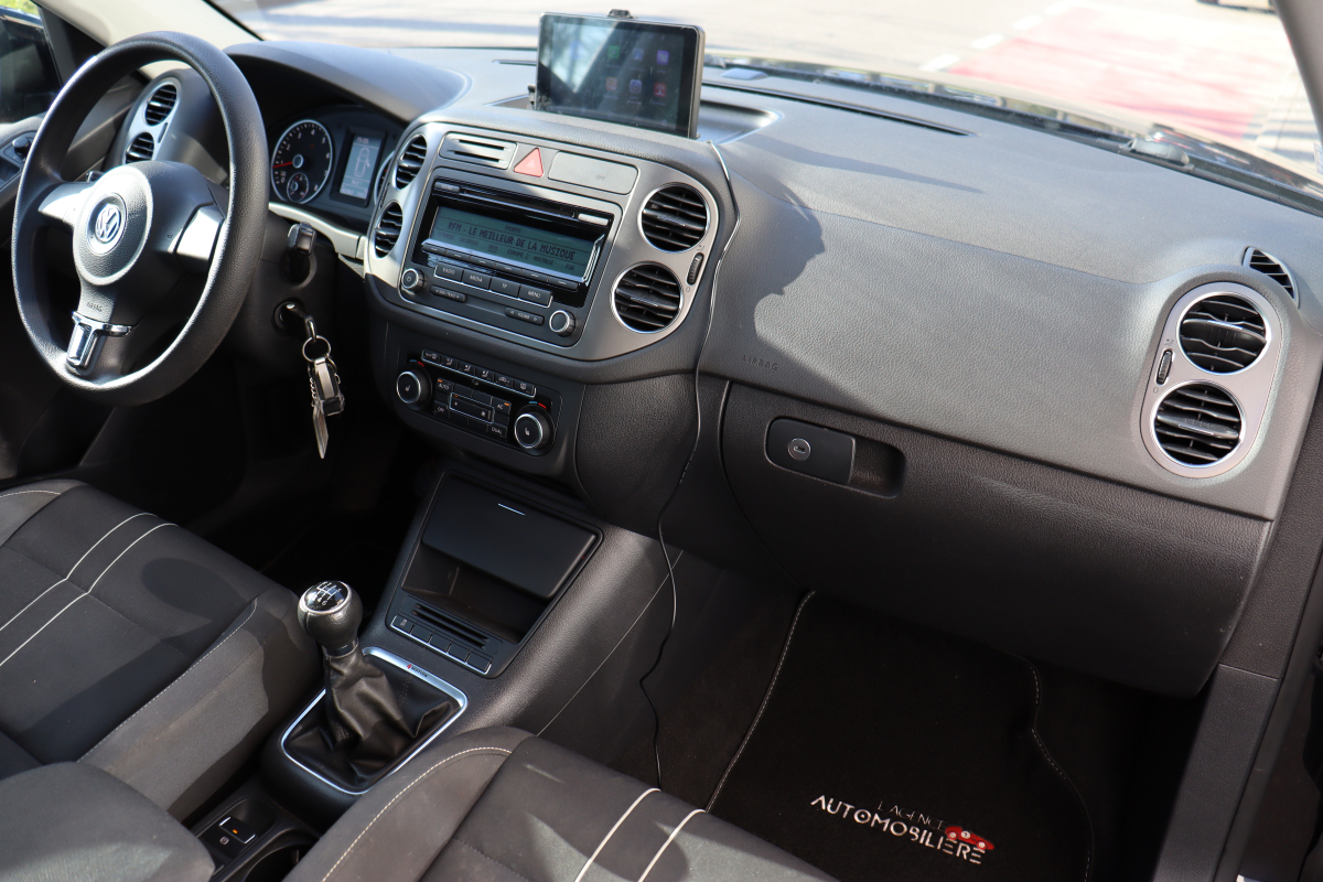 Volkswagen Tiguan — 12