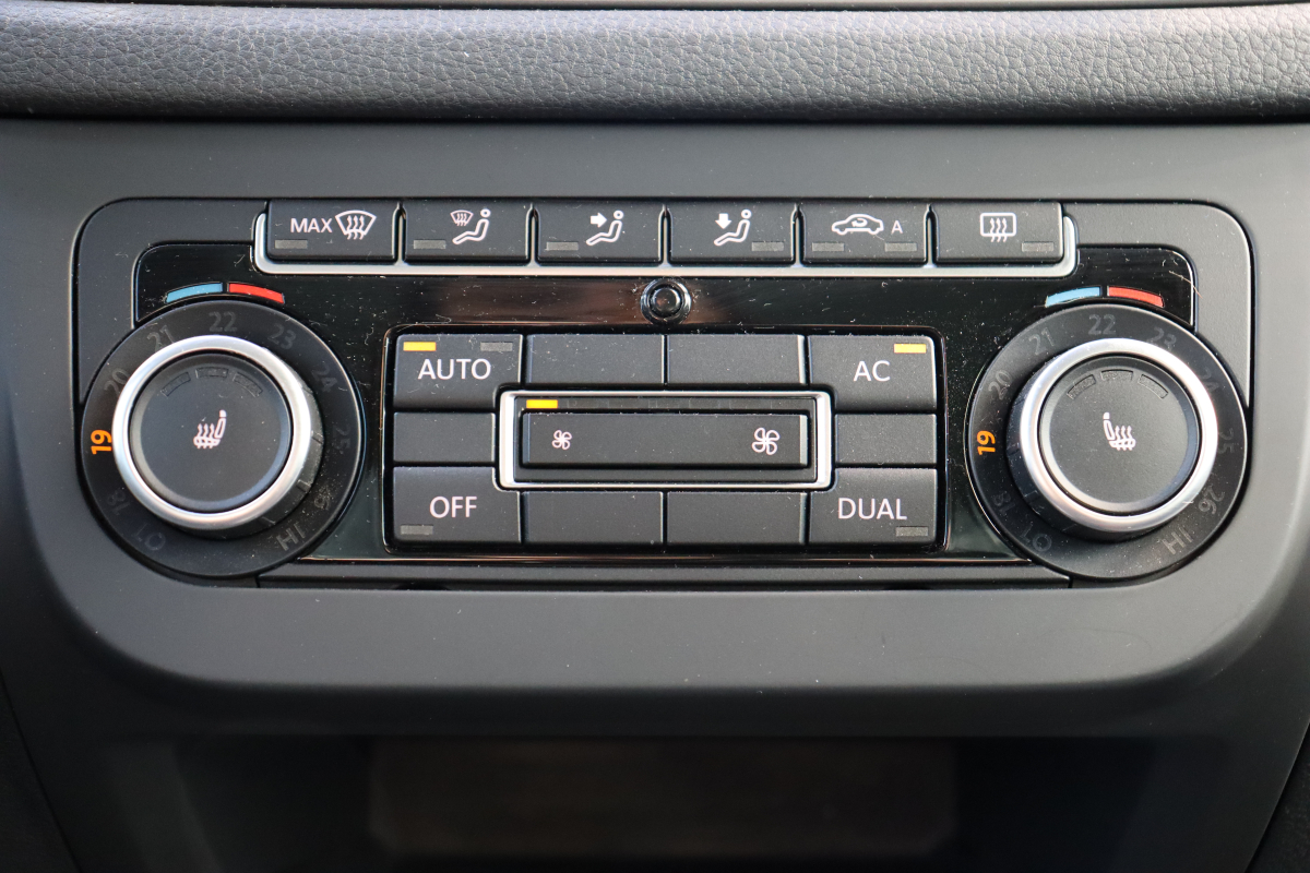 Volkswagen Tiguan — 21