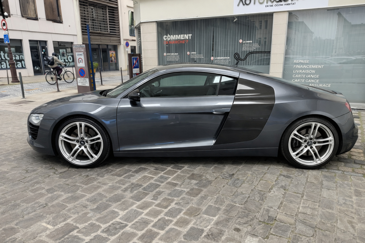 Audi R8 — 8