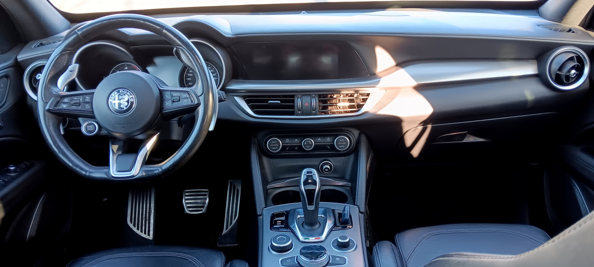 Alfa Romeo STELVIO — 9