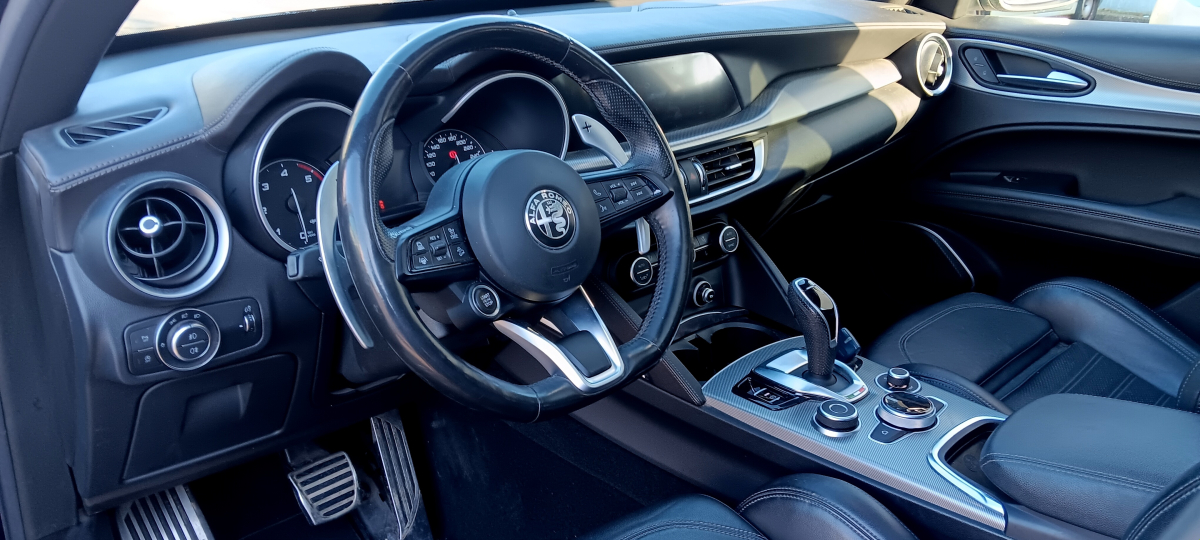 Alfa Romeo STELVIO — 8