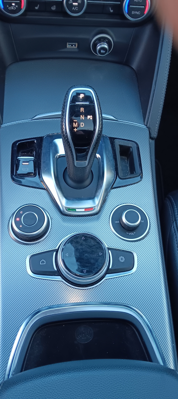 Alfa Romeo STELVIO — 24