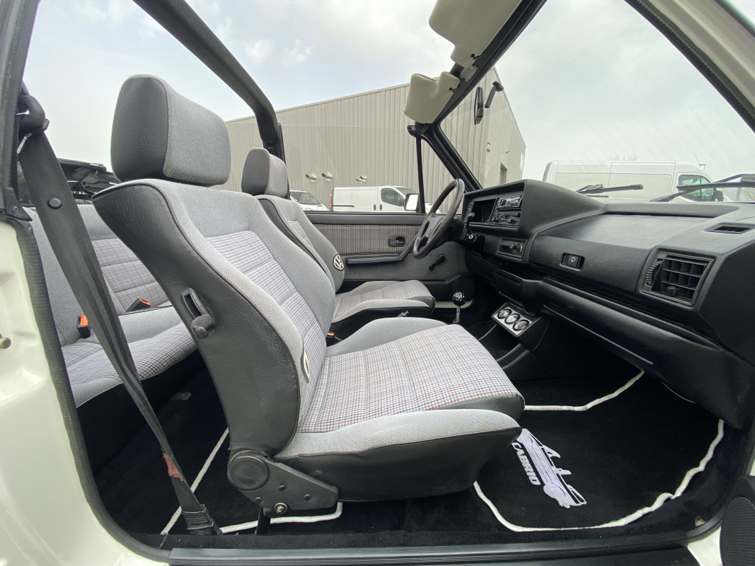Volkswagen Golf — 16