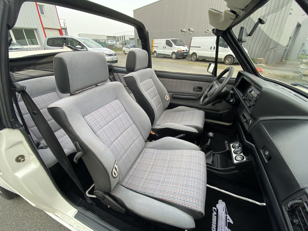 Volkswagen Golf — 15