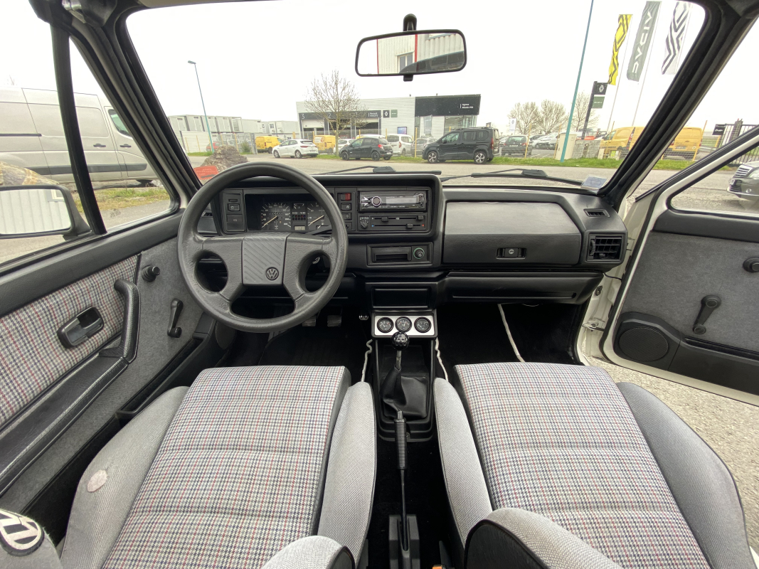 Volkswagen Golf — 17