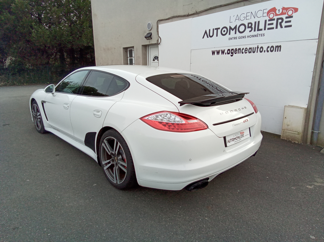 Porsche Panamera — 3