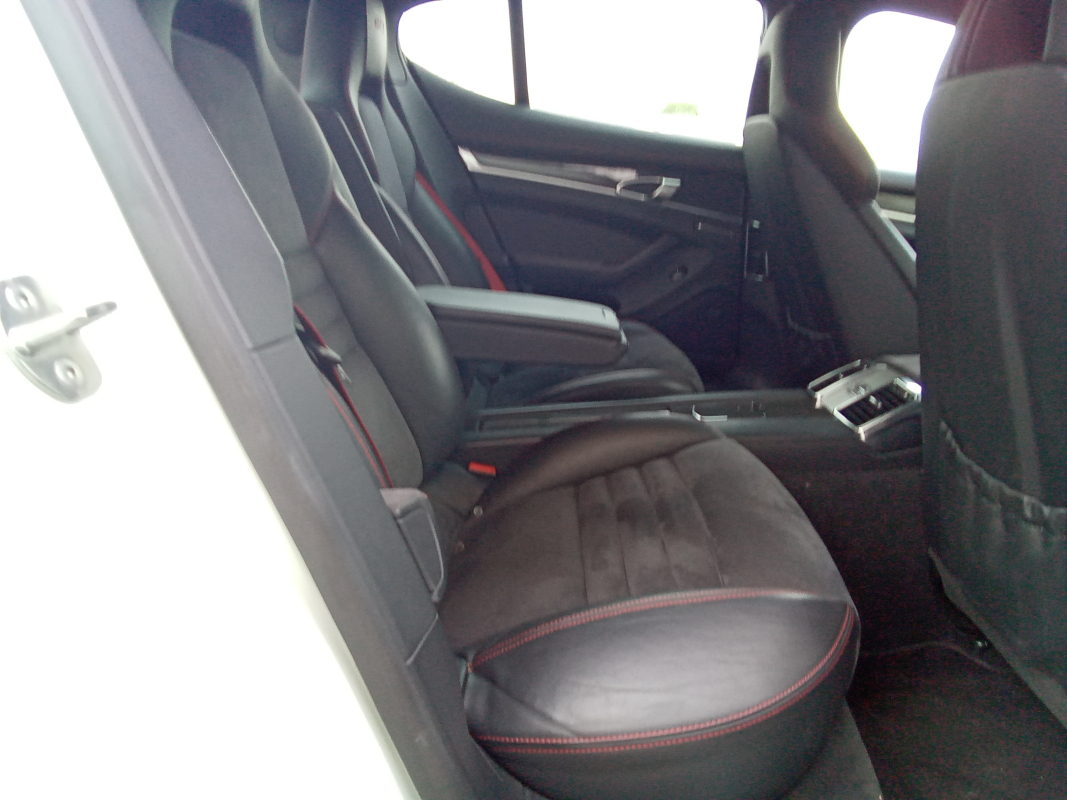 Porsche Panamera — 20